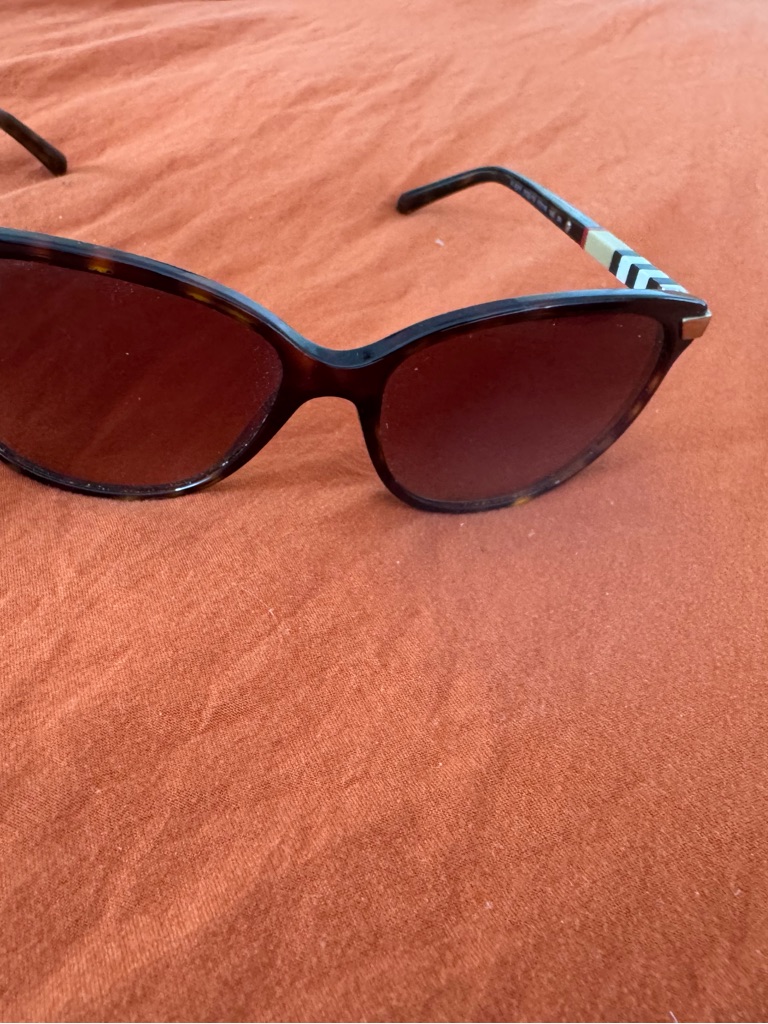 Women's Authentic Burberry Tortoiseshell Cat-Eye Sunglasses - Brown Lenses